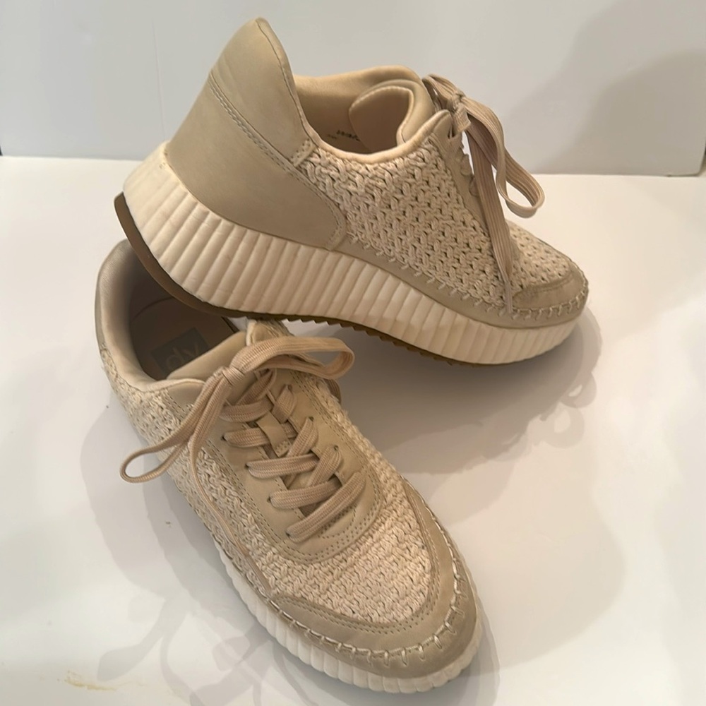 Dolce Vita Fay Natural Crochet Design Platform Style Sneakers Women's Size 8.5
